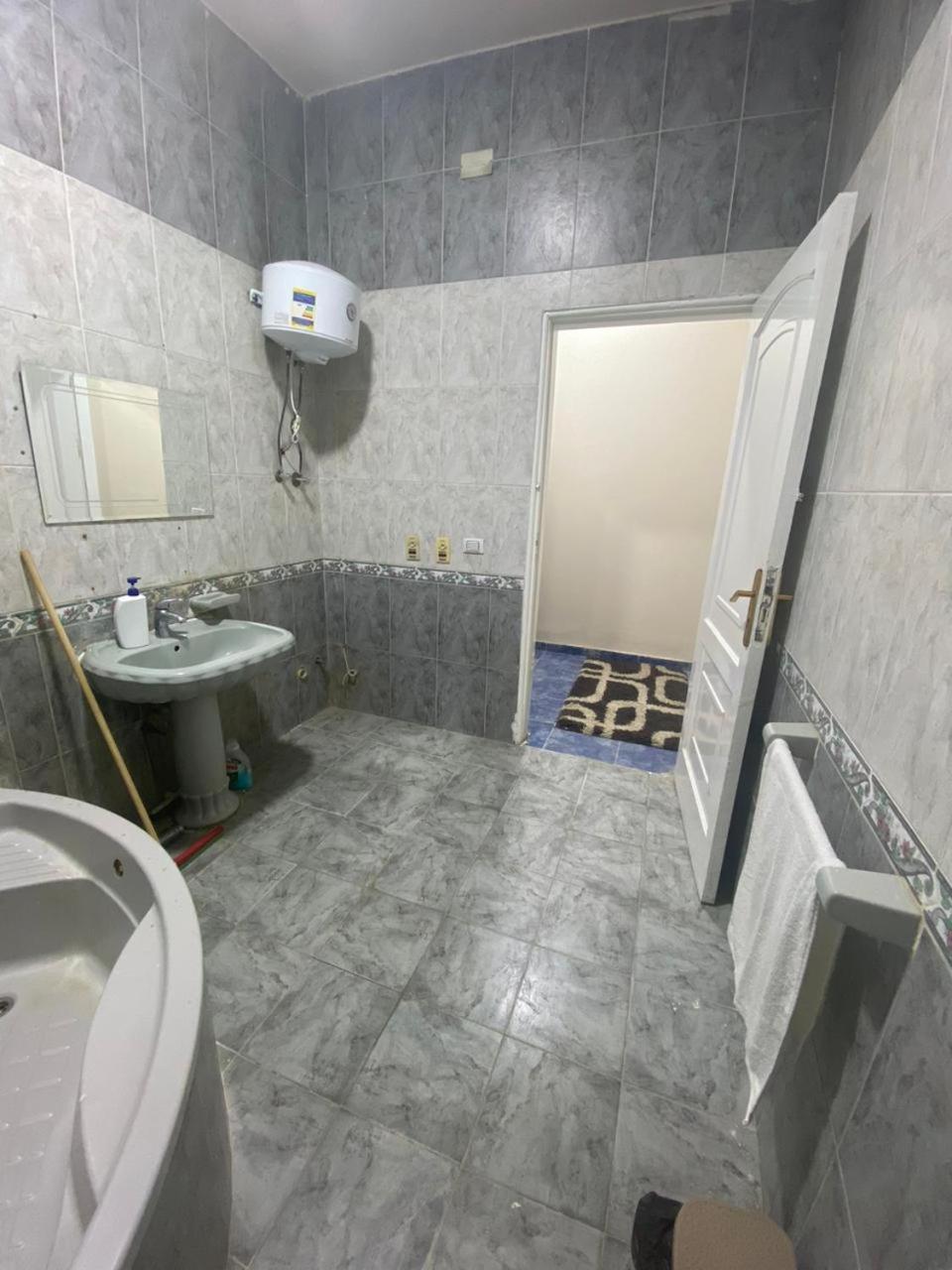 Richard Pyramids Inn Hotel Kafrat al Jabal Room photo